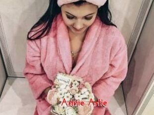 Annie_Astie