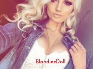 BlondieeDoll
