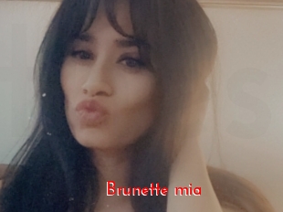 Brunette_mia
