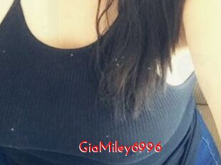 GiaMiley6996