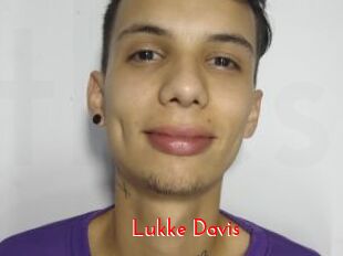 Lukke_Davis