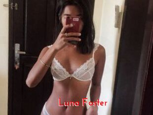 Luna_Foster