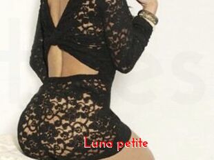 Luna_petite