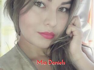 Mia_Daniels