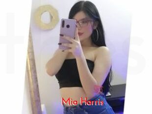 Mia_Harris