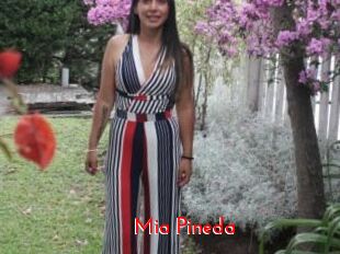 Mia_Pineda