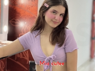 Mia_cutee