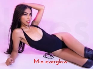 Mia_everglow