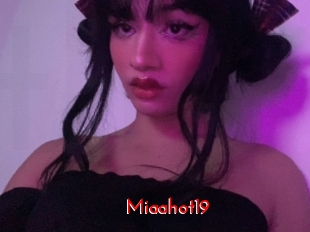 Miaahot19