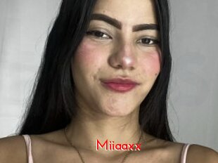 Miiaaxx