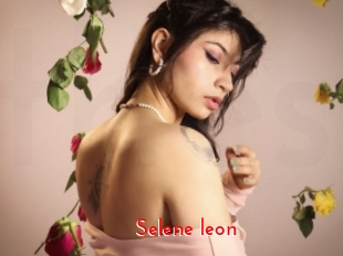 Selene_leon