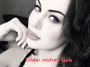 Under_mistress_feets